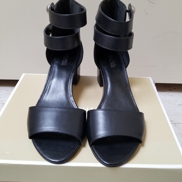 🚫🚫SOLD🚫🚫 Michael Kors ankle strap sandals - Picture 1 of 8